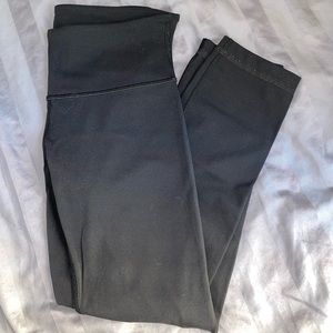 LULULEMON CROPPED BLACK LEGGINGS